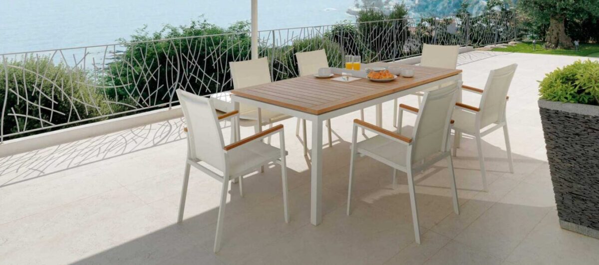 Luxury Italian Timber extendible dining table by Talenti, for Troy, Michigan's refined and adaptable dining areas.