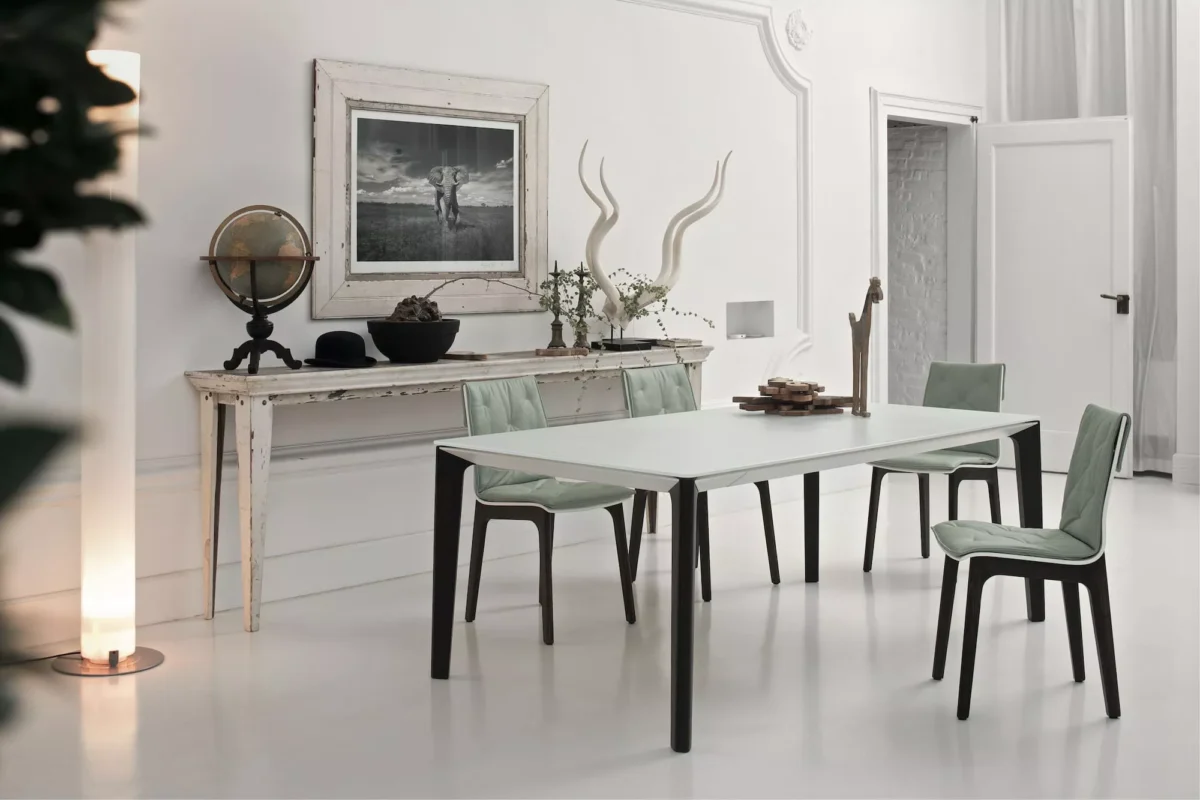 Alfa by Bontempi dining table with sleek pedestal base
