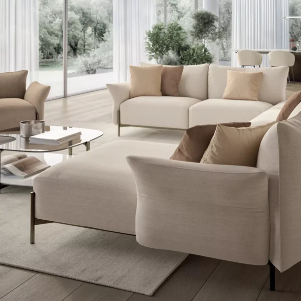Victor by Bontempi luxury Italian dining table in Royal Oak, Michigan showroom
