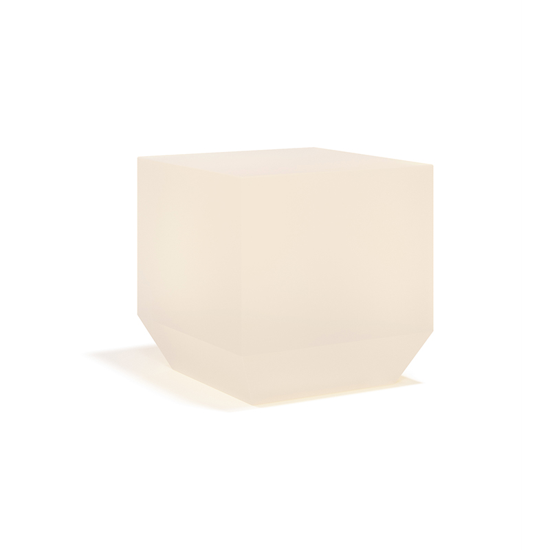 Contemporary outdoor VELA Chill Cube Lamp made from recyclable polyethylene.