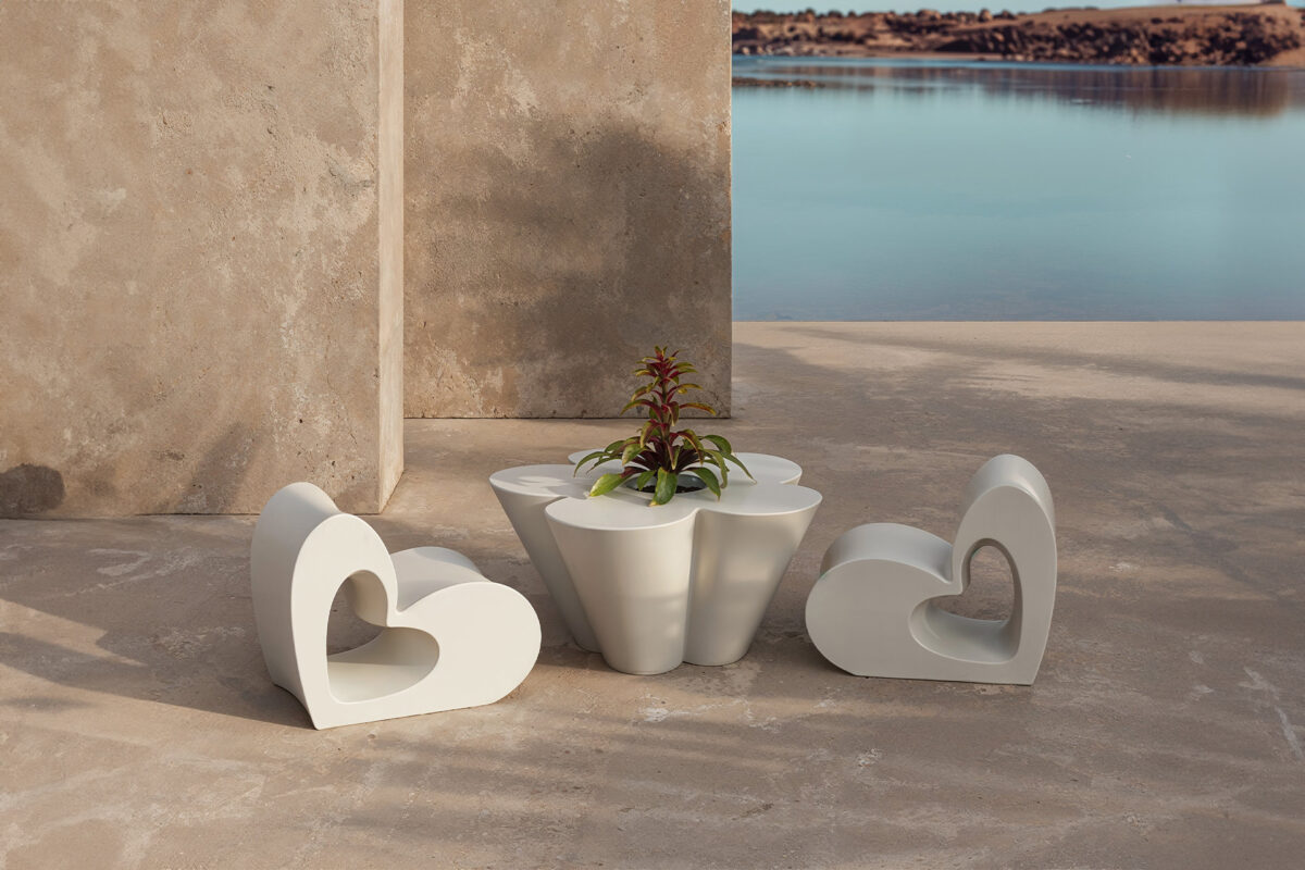 Agatha Chair by Vondom in heart-shaped modern design