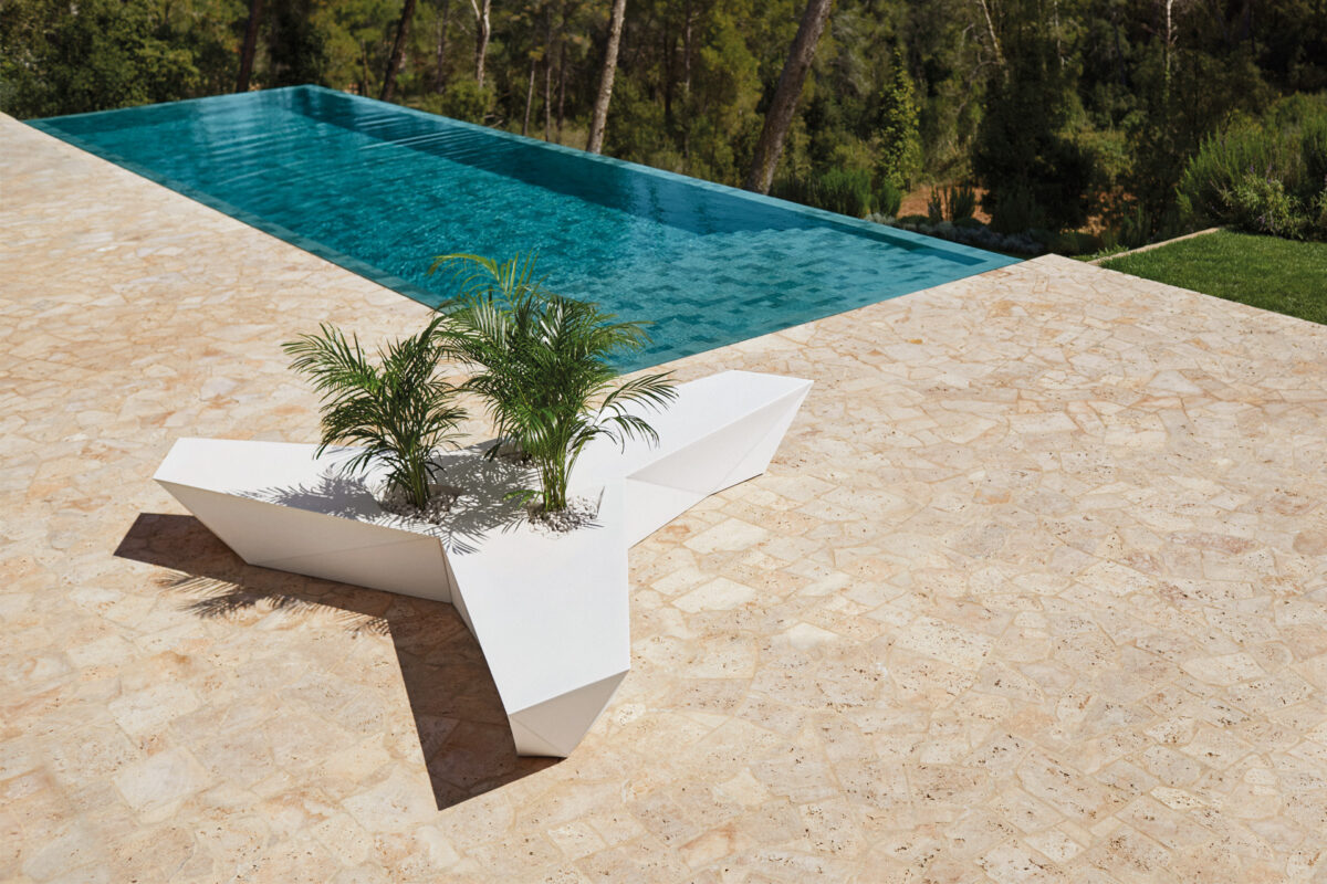MAKE BENCH by Vondom, a stylish and functional addition to Royal Oak, Michigan patios.