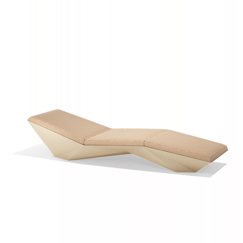 High-end Faz Sun Chaise Longue by Ramón Esteve for Vondom, modern Spanish outdoor furniture for Troy, Michigan.