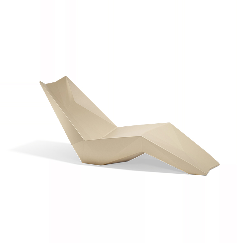 Modern Faz Sunbed 187x80x82cm by Ramón Esteve for Vondom, high-end Spanish outdoor furniture for Royal Oak, Michigan.