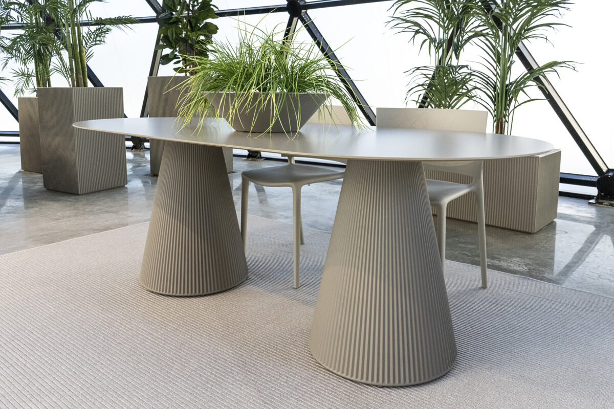 Contemporary Italian GATSBY table designed by Vondom