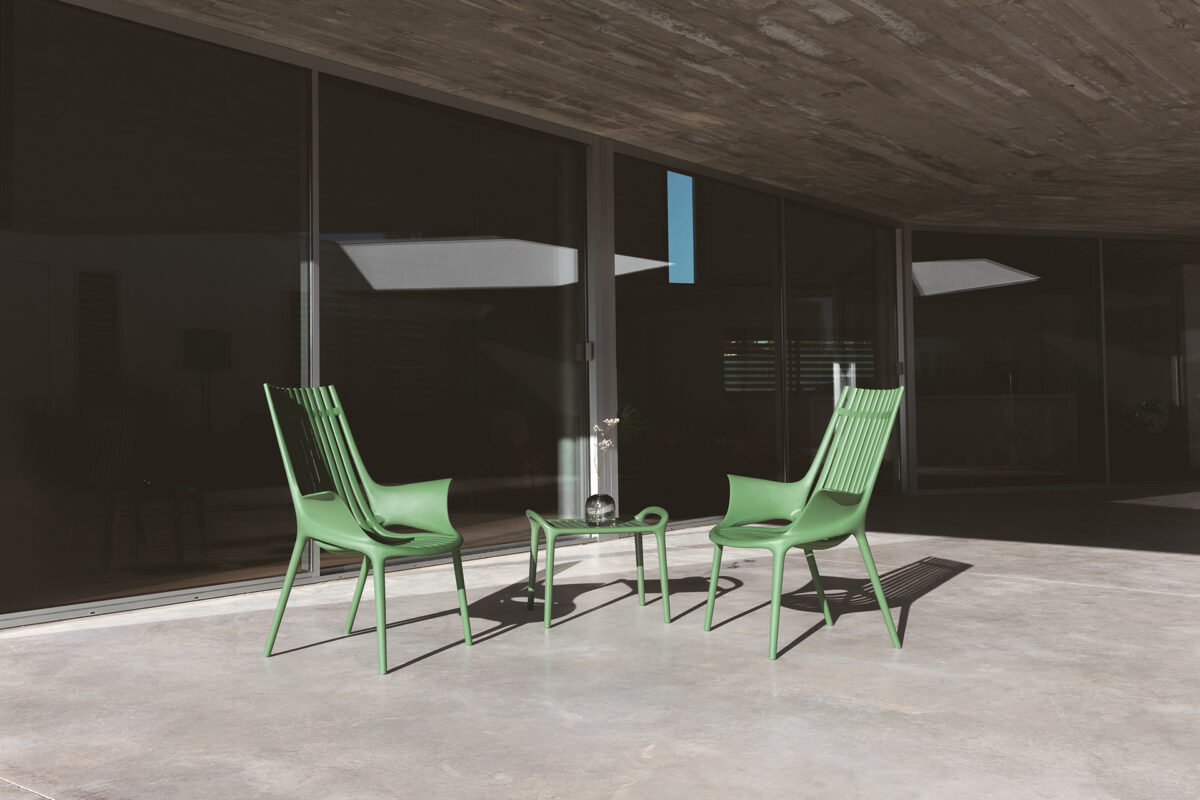 Luxury contemporary Ibiza Side Table by Eugeni Quitllet for Vondom, high-end Spanish outdoor furniture for Birmingham, Michigan.