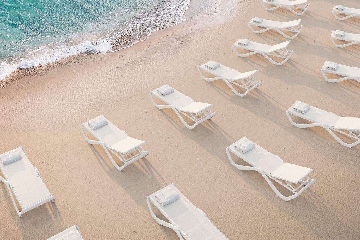Modern Love Sun Lounger by Eugeni Quitllet for Vondom, high-end Spanish outdoor furniture for Royal Oak, Michigan.