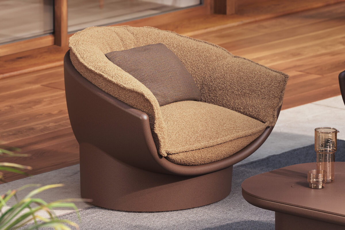 "Vondom LUNA lounge chair with weather-resistant materials and minimalist style."
