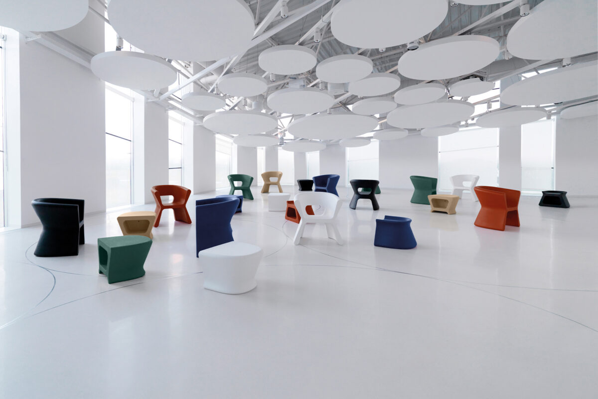 Modern PAL Table/Stool by Vondom combining sculptural form and everyday outdoor utility