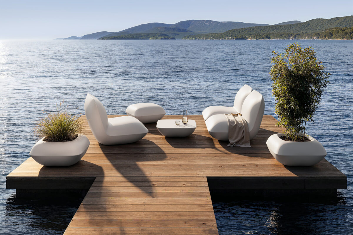 Outdoor coffee table from Vondom’s PILLOW line, perfect for pairing with modular lounge furniture