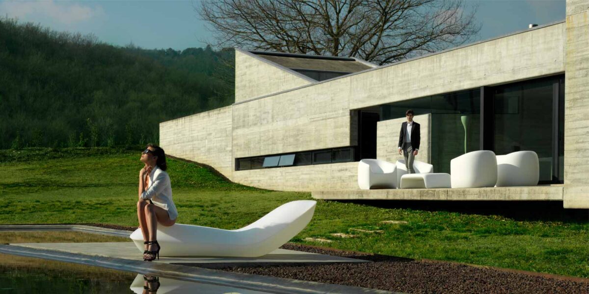 Modern Pillow Sun Chaise by Stefano Giovannoni for Vondom, high-end Spanish outdoor furniture for Royal Oak, Michigan.