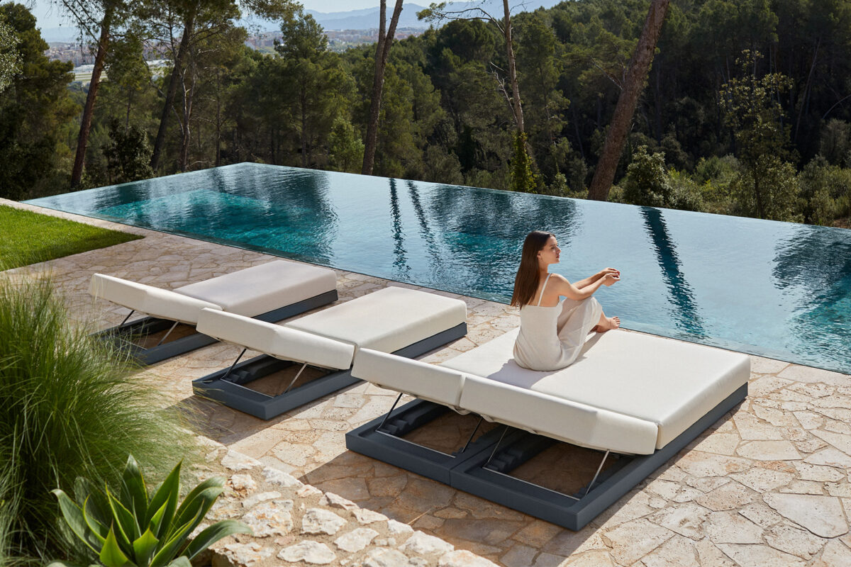 High-end PIXEL Daybed from Vondom designed for poolside relaxation and modular versatility in Birmingham, Michigan