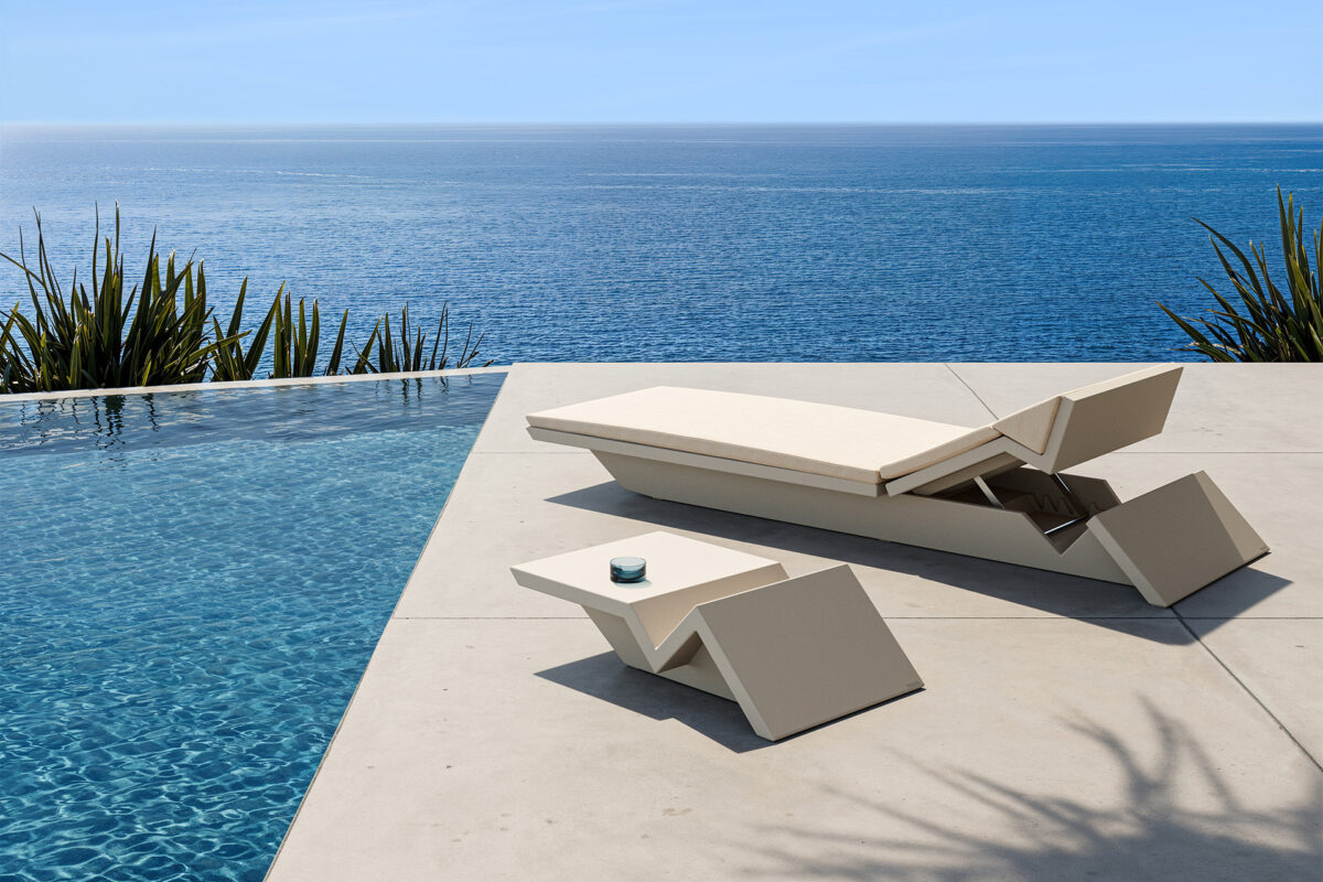 Luxury contemporary Rest Sun Chaise by A-cero for Vondom, high-end Spanish outdoor furniture for Birmingham, Michigan.