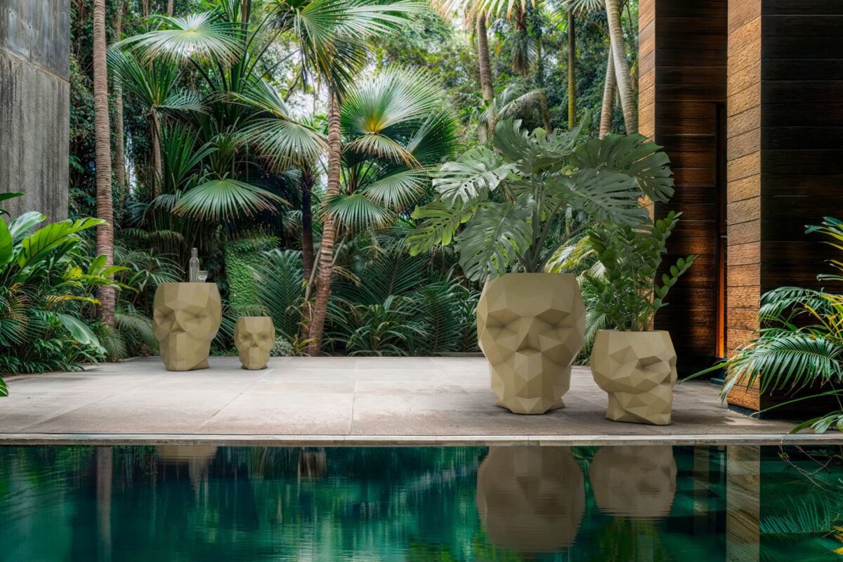 Vondom SKULL Stool – a playful yet dramatic seating solution for modern outdoor and indoor environments