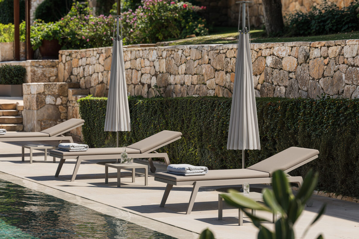 Luxury contemporary Spritz Sun Lounger by Archirivolto Design for Vondom, high-end Spanish outdoor furniture for Birmingham, Michigan.