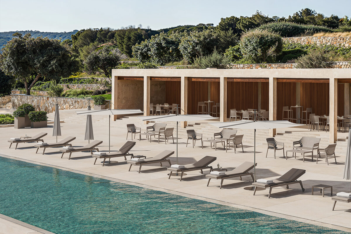 Luxury contemporary Spritz Sun Lounger by Archirivolto Design for Vondom, high-end Spanish outdoor furniture for Birmingham, Michigan.