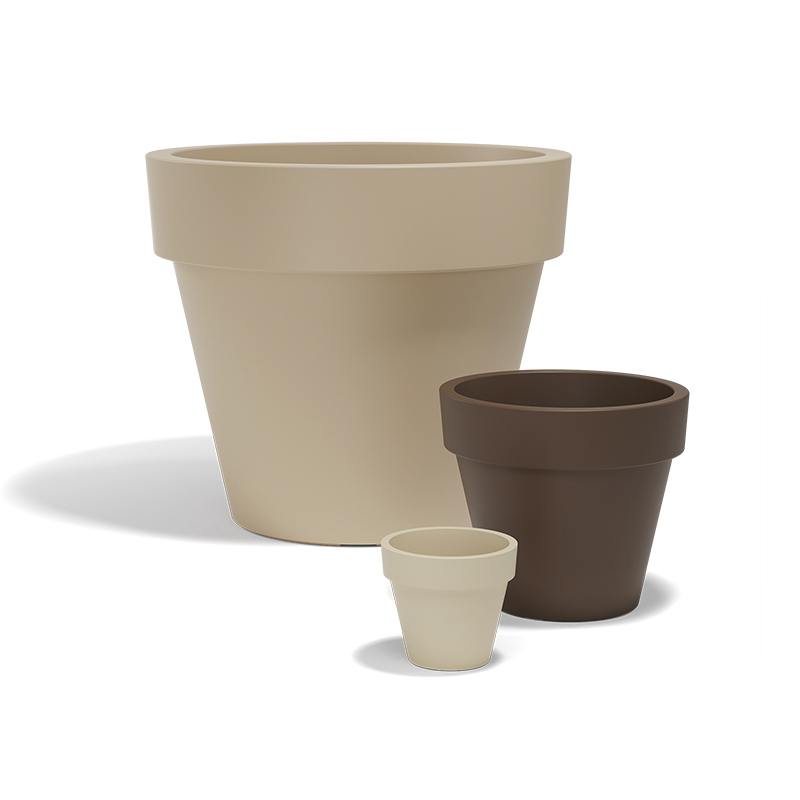 High-end modern outdoor flowerpot by Vondom, contemporary Spanish design for Troy, Michigan.