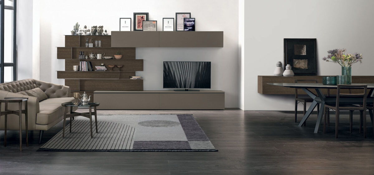 “Atlante UNIT_AT113 by Tomasella – modern Italian wall unit with low-profile TV base and vertical open shelving elements”