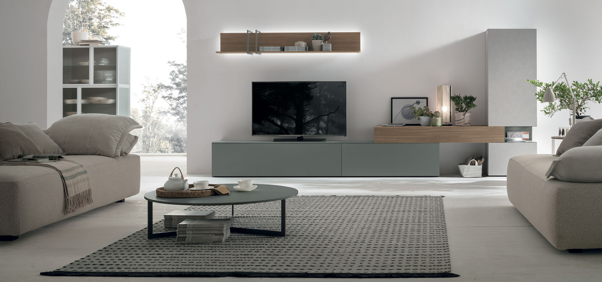 “Atlante UNIT_AT114 by Tomasella – modern Italian wall unit with suspended base and vertical grid shelving”