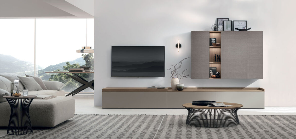 “Atlante UNIT_AT115 by Tomasella – modern Italian wall unit with floating base cabinet and vertical shelving composition”