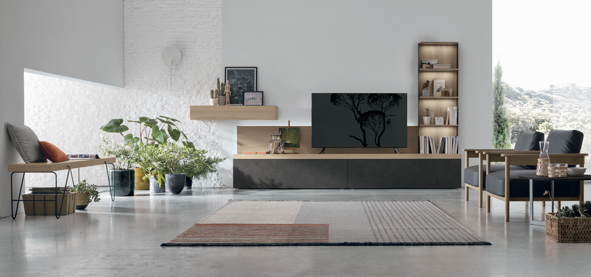 “Atlante UNIT_AT117 by Tomasella – modern Italian wall unit with floating TV base and vertical open shelving”