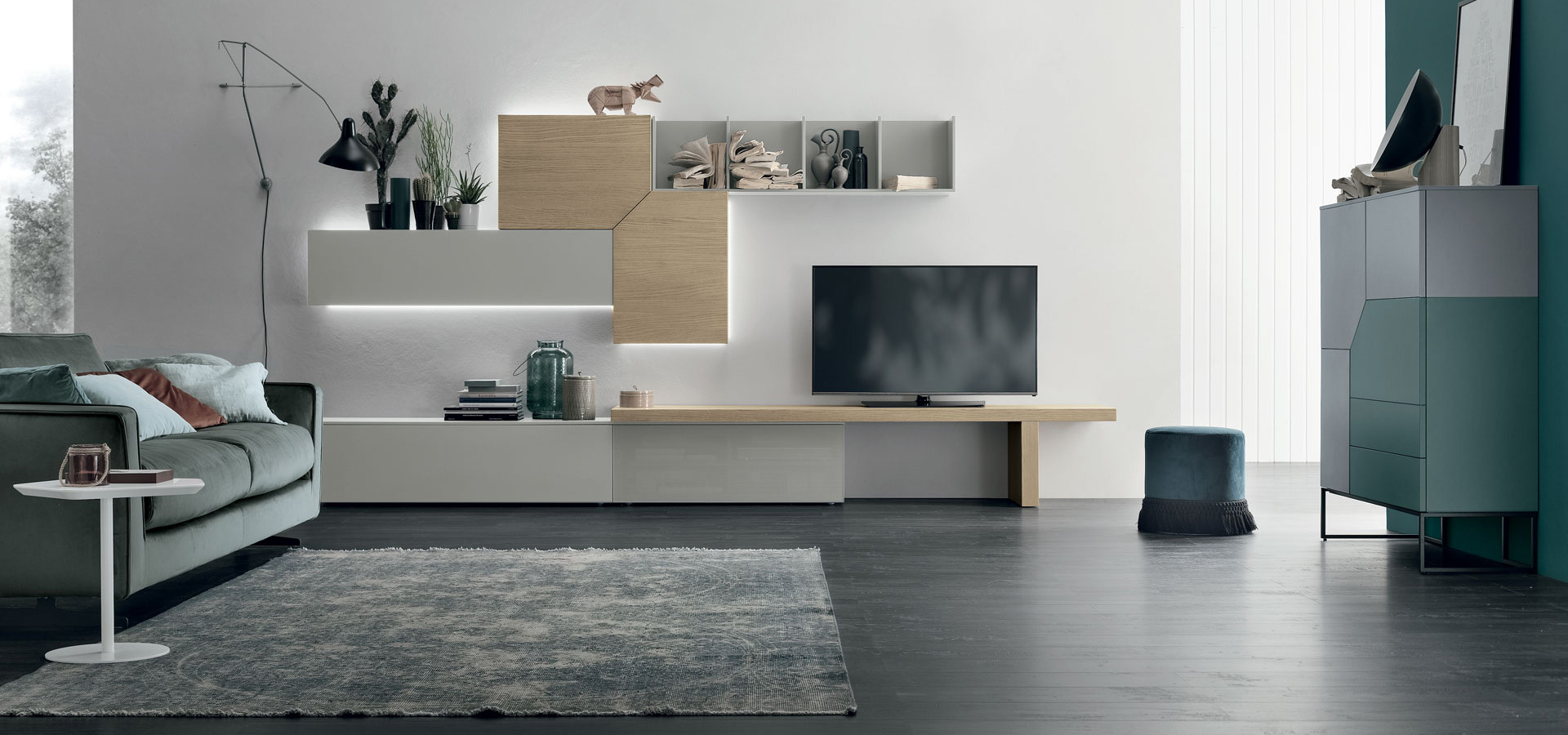 “Atlante UNIT_AT126 by Tomasella – modern Italian wall unit with floating TV base and vertical shelving composition”