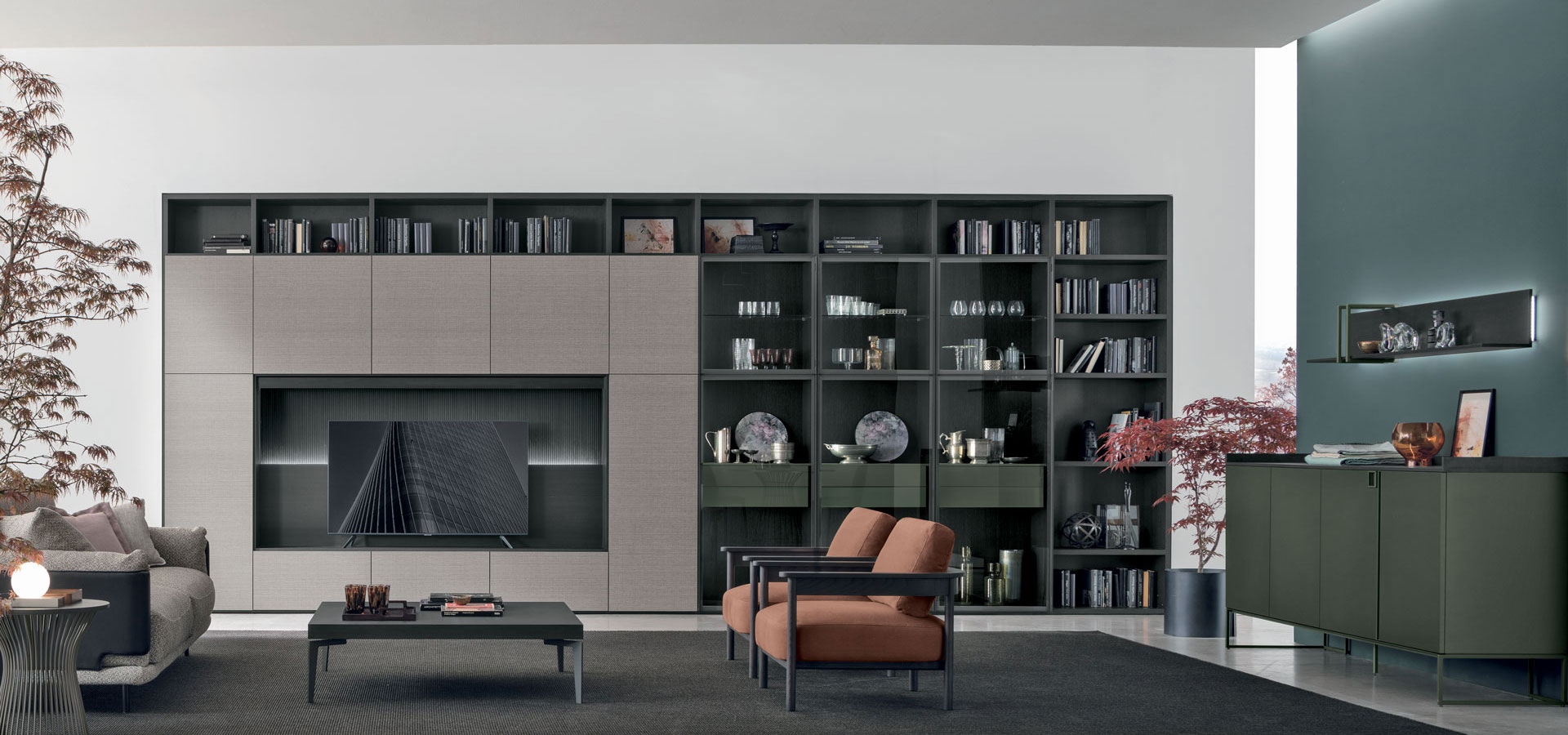 “Atlante UNIT_AT201 by Tomasella – modern Italian wall unit with open shelving, closed cabinets, and minimalist design”