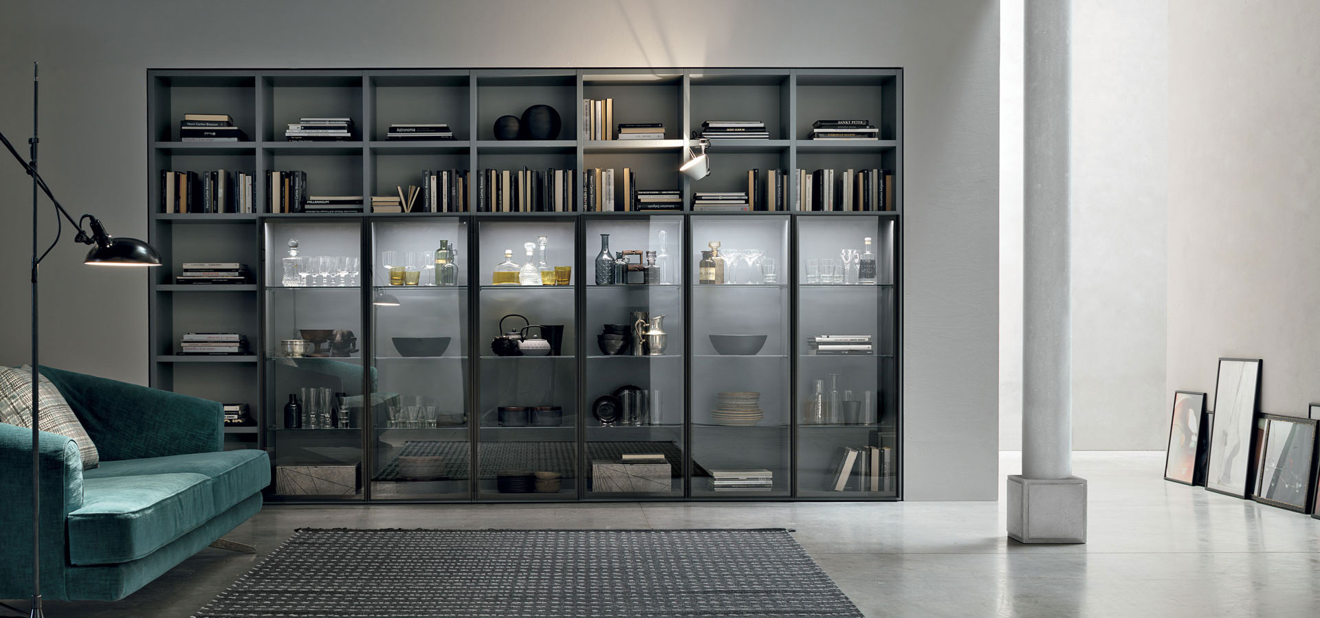“Atlante UNIT_AT206 by Tomasella – modern Italian wall unit featuring clean lines, integrated shelving, and minimalist storage design”