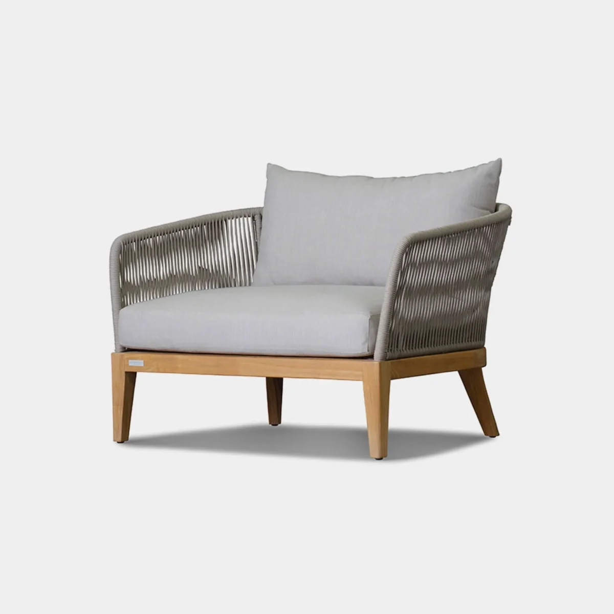 “Outdoor Avalon Lounge Chair by Harbour – modern frame with soft fabric and timeless design”