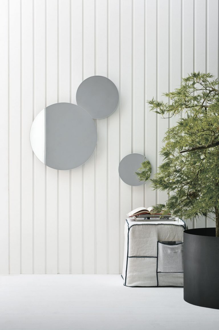 “Bolle mirror by Tomasella – modern Italian decorative wall mirror with artistic bubble-inspired design and contemporary elegance”
