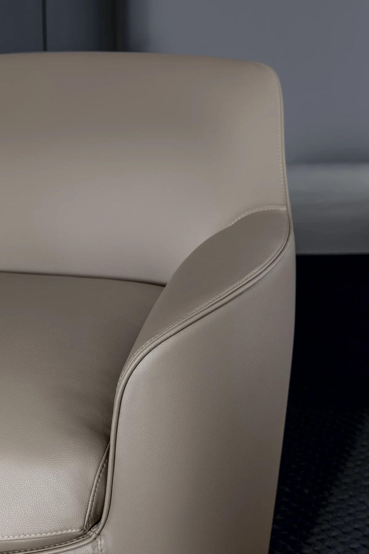 Next by Bonaldo modular chaise rests with rounded backs, anthracite painted metal feet and removable covers