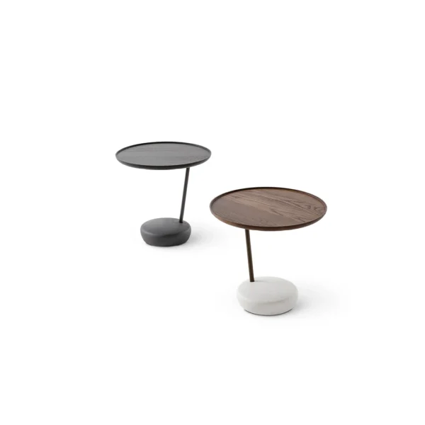 Bonaldo Shell ‘My Way’ dining chair with elegant shell-shaped backrest, upholstered in two-tone fabric and supported by slender metal legs
