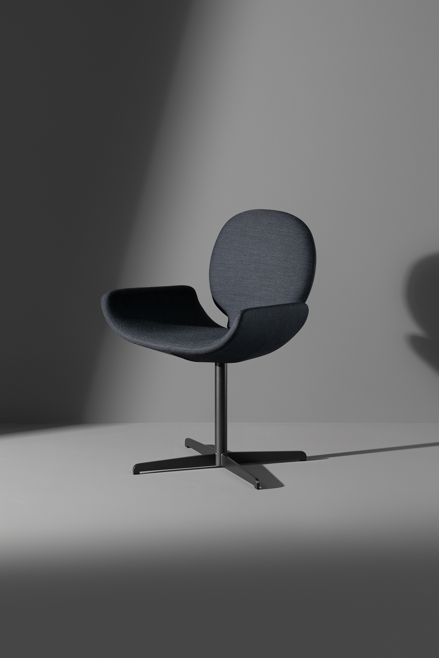 Youpi Office by Bonaldo – modern ergonomic office chair with sleek design and adjustable features