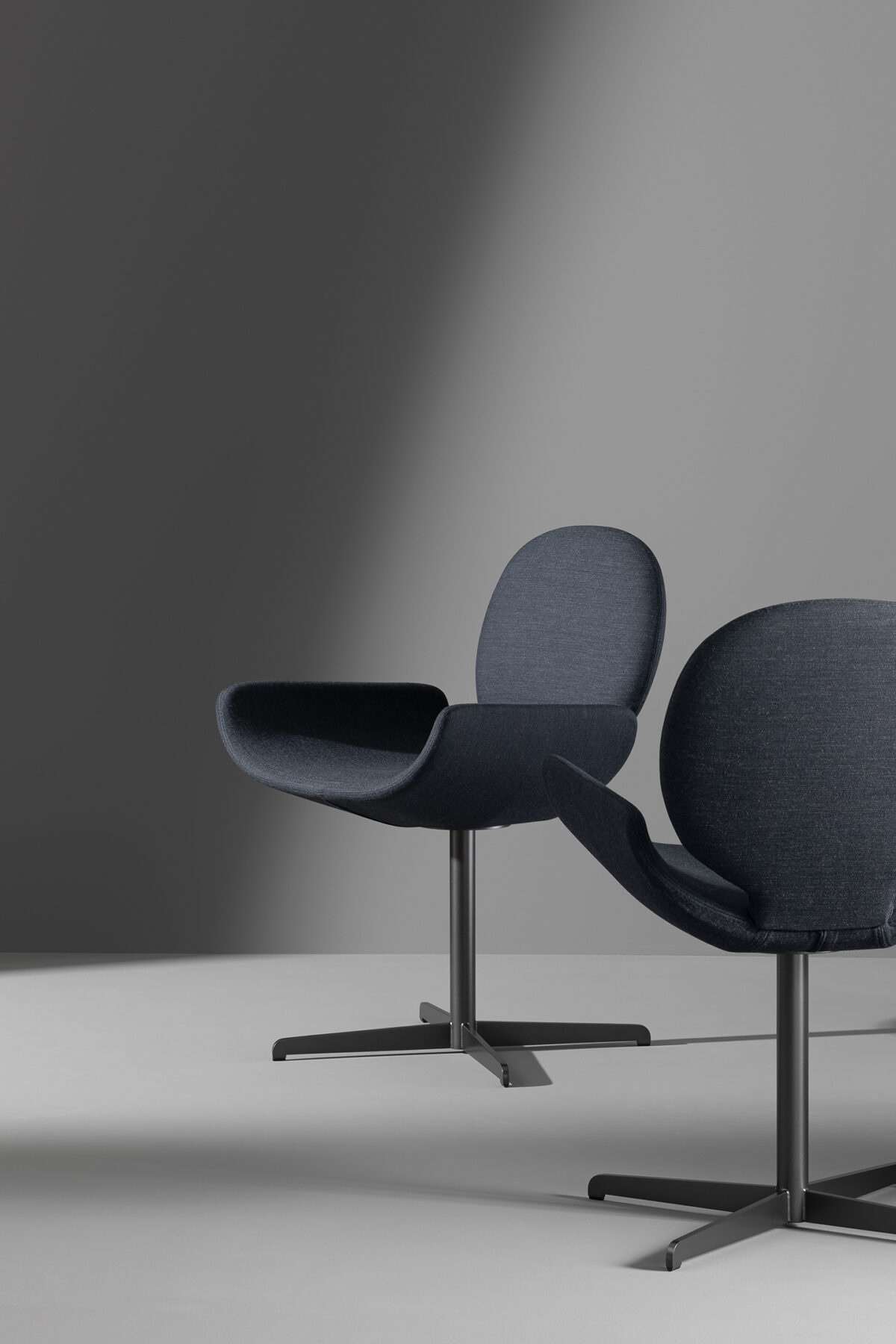 Luxury Youpi Office chair by Bonaldo designed for executive offices with ergonomic support