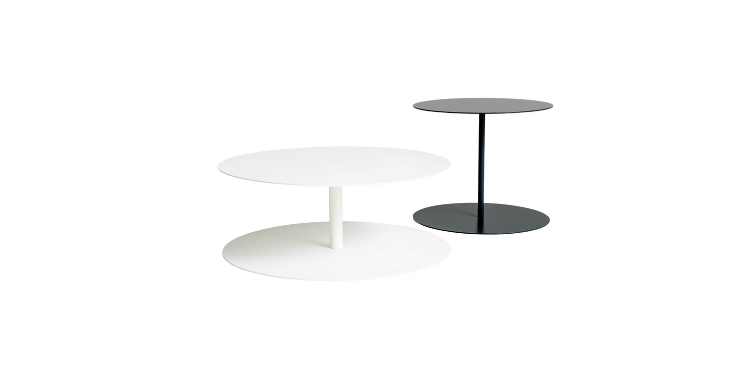 "Portable and stylish table with a flat, circular design – Cappellini Gong."