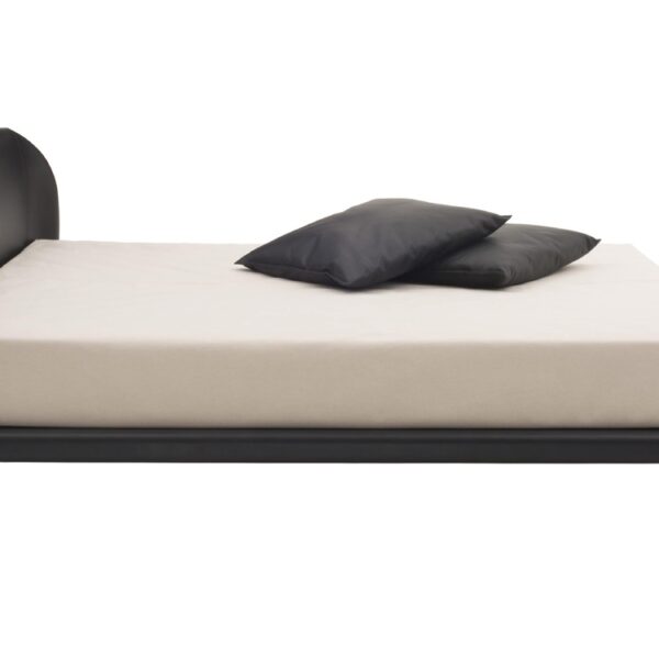 "Sculptural bed combining modern aesthetics and comfort – Peg Bed by Cappellini."
