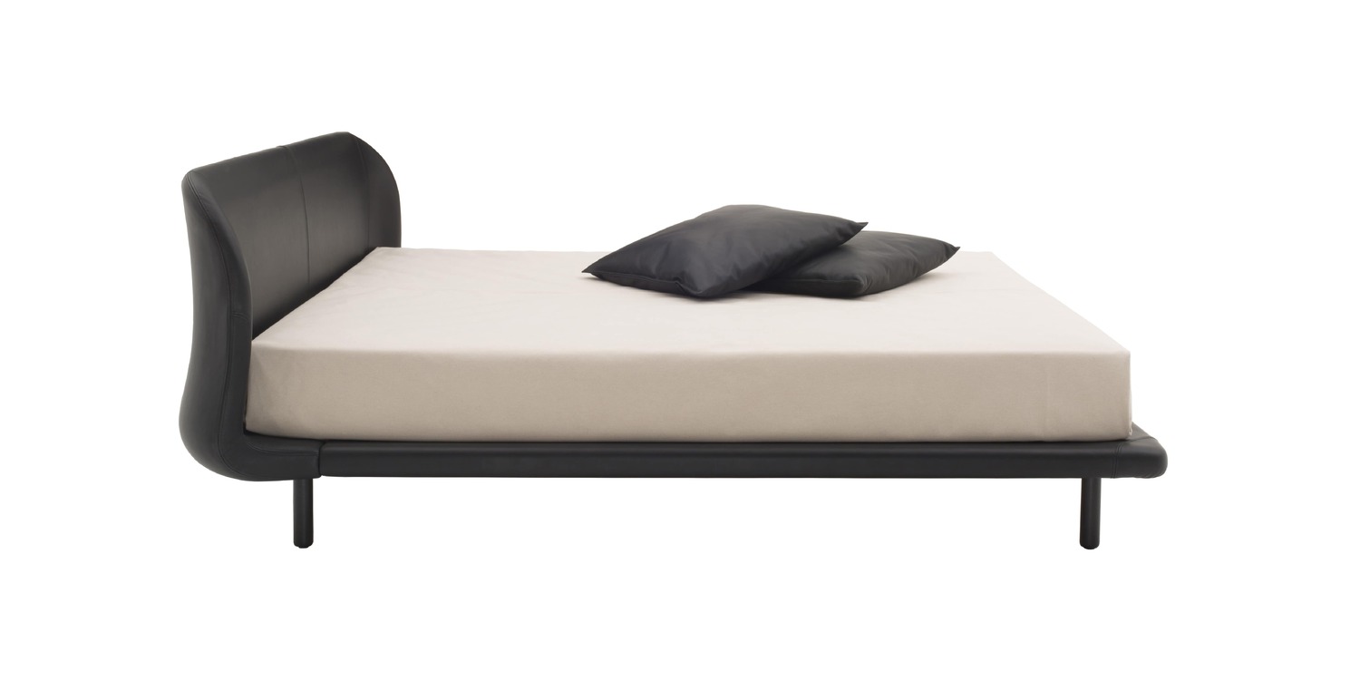 "Sculptural bed combining modern aesthetics and comfort – Peg Bed by Cappellini."