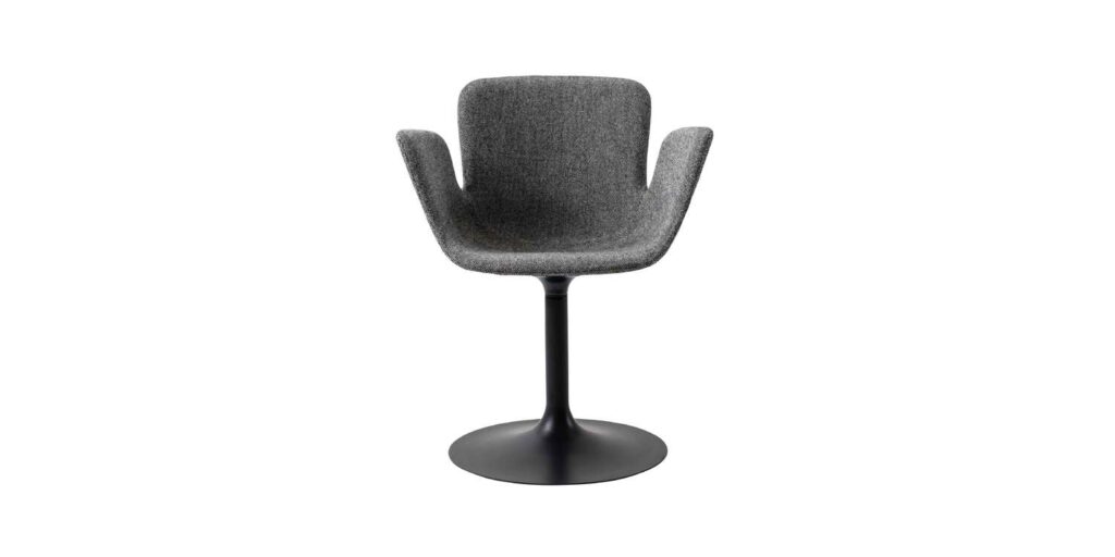 Juli Soft Plus edition with enhanced sculptural curves, mounted on a four-spoke metal base in matte black finish.