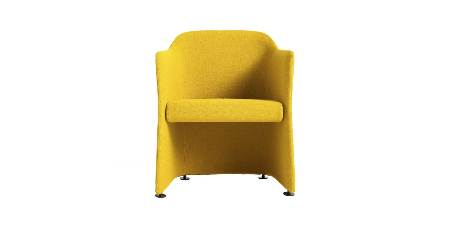 "Detail shot of San Siro’s thin seat profile and tapered metal legs, illustrating its clean, lightweight aesthetic."