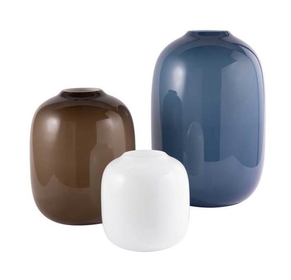 The Cappellini Arya Vase brings artistic Italian design to Birmingham, MI. Experience sculptural beauty and sophisticated presence for your home.