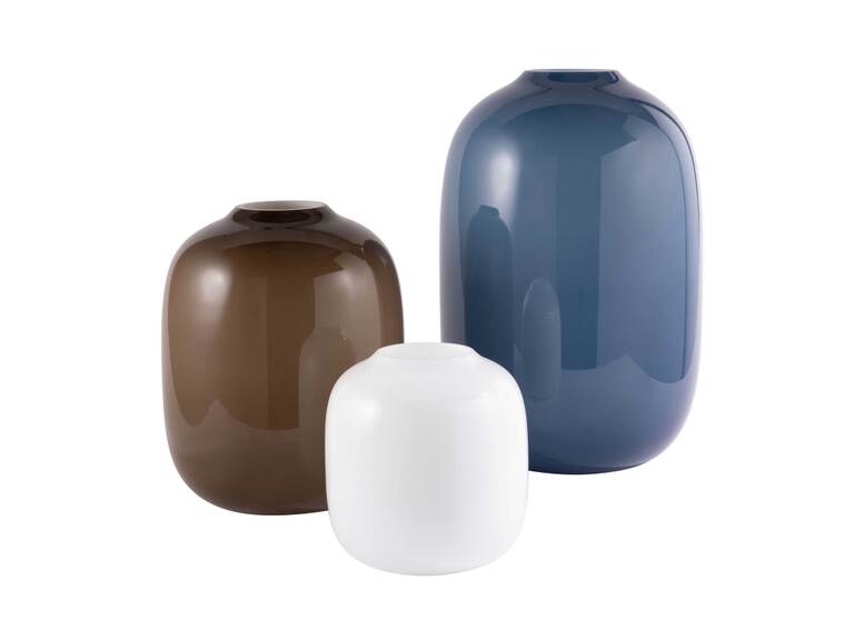 The Cappellini Arya Vase brings artistic Italian design to Birmingham, MI. Experience sculptural beauty and sophisticated presence for your home.
