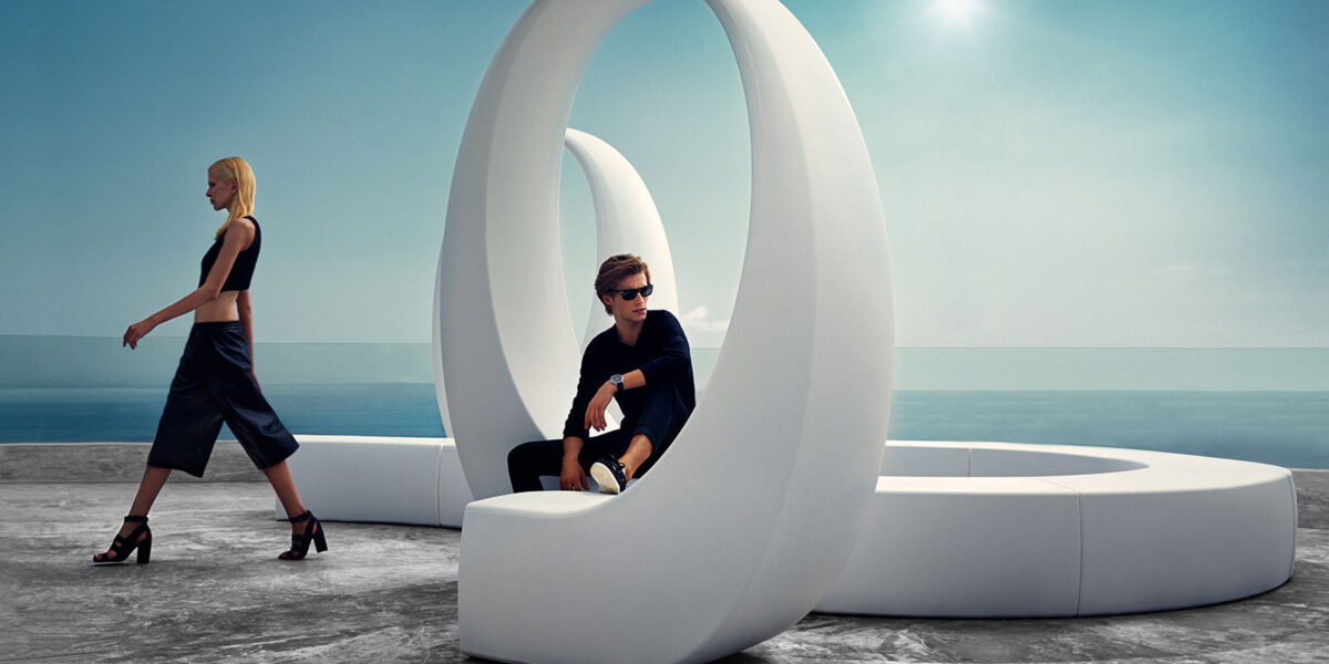 AND by Vondom, chic seating solution for upscale gardens in Birmingham, Michigan.