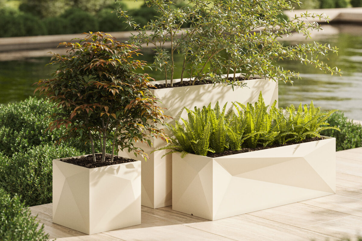 Luxury contemporary Faz planter by Ramón Esteve for Vondom, high-end Spanish design outdoor pot for Birmingham, Michigan.