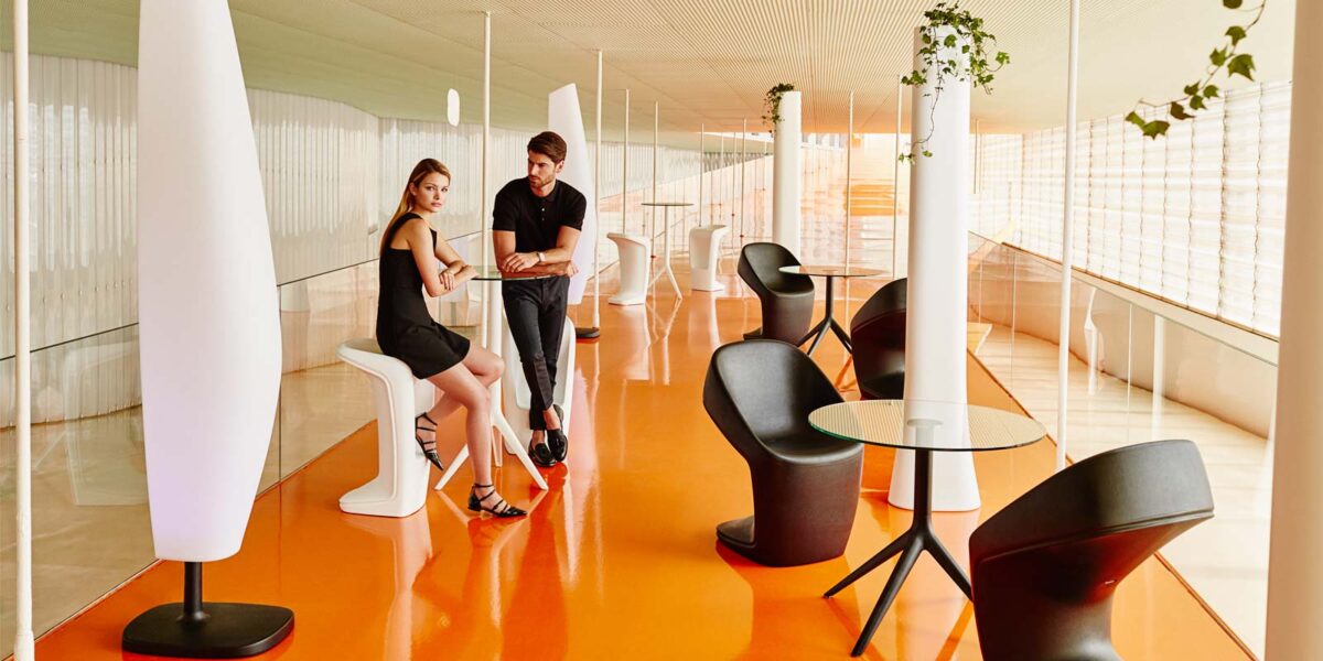 Luxury contemporary Ufo organic bar stool by Vondom, designer fluid indoor-outdoor seating for Royal Oak, Michigan.