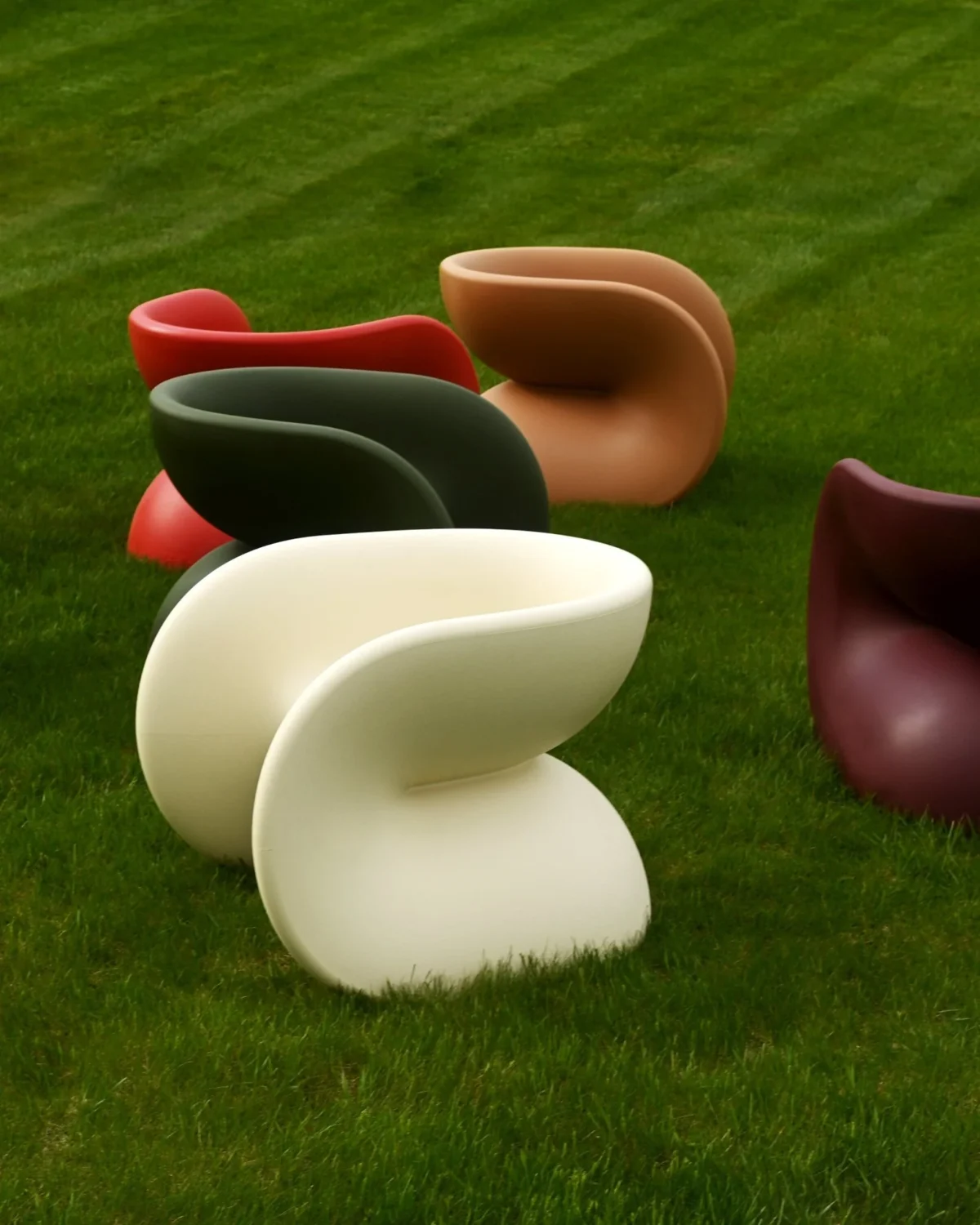 MB 5 by Heller, sleek and stylish furniture for Birmingham, Michigan homes.