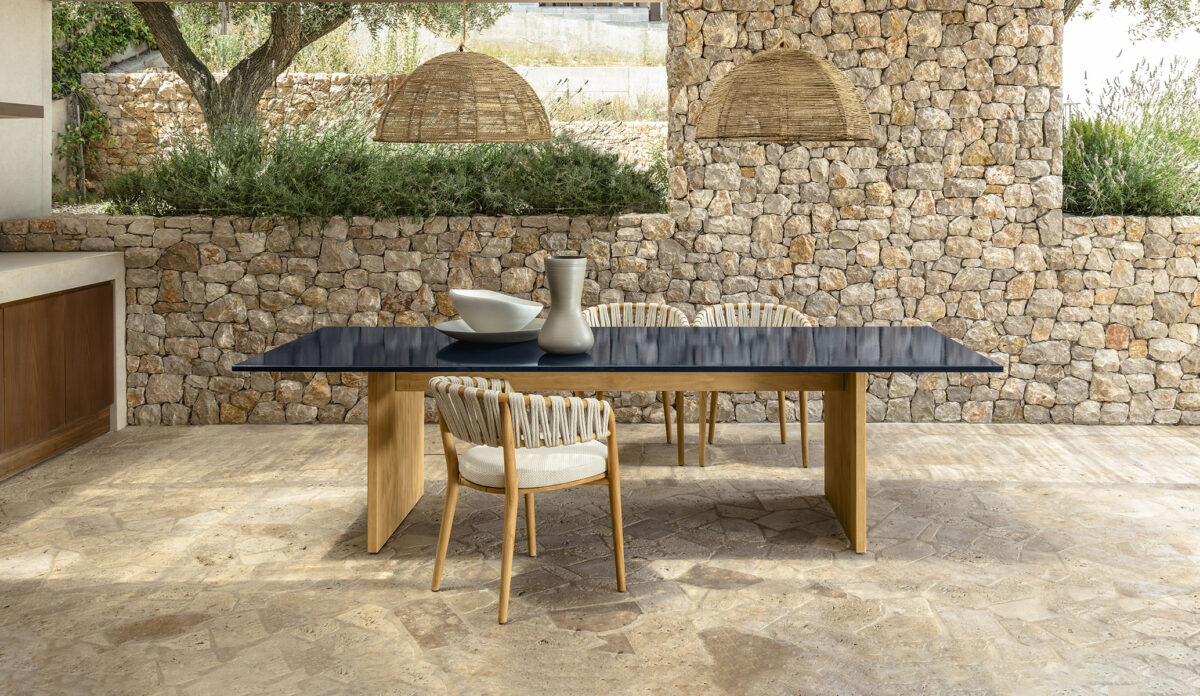 Venice Dining Table 280×110 by Talenti – expansive rectangular outdoor table with sculptural base and refined design