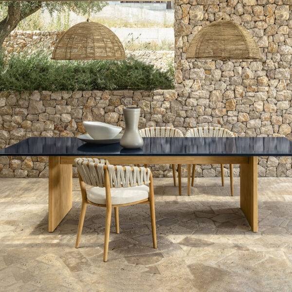 Venice Dining Table 280×110 by Talenti – expansive rectangular outdoor table with sculptural base and refined design