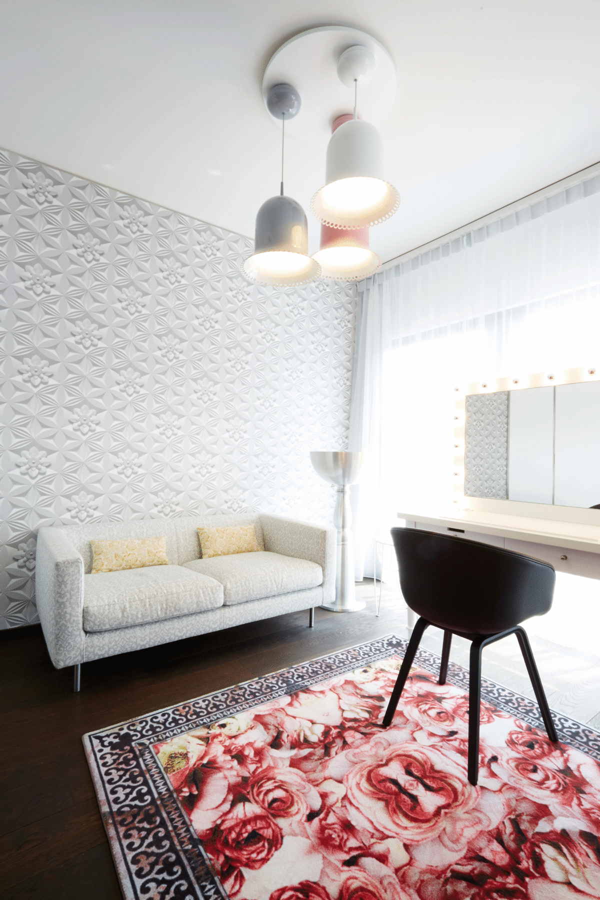 High-end Lolita suspended lamp by Moooi, a modern luxury lighting fixture for Troy, Michigan.