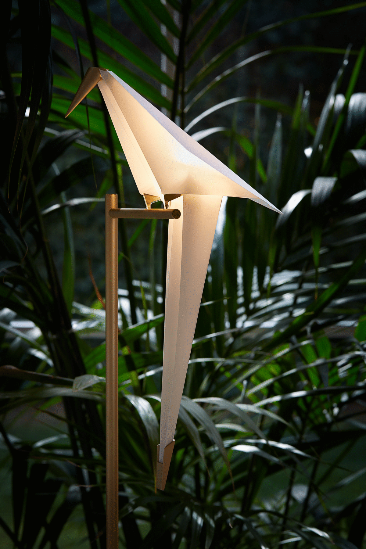 Contemporary Perch Light Floor lamp by Moooi, perfect for an artistic, high-end interior in Troy, Michigan.