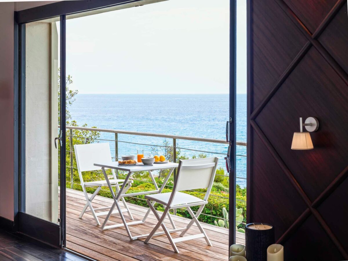 Queen Folding Chair by Talenti – perfect for balconies, beach houses, or hospitality patios